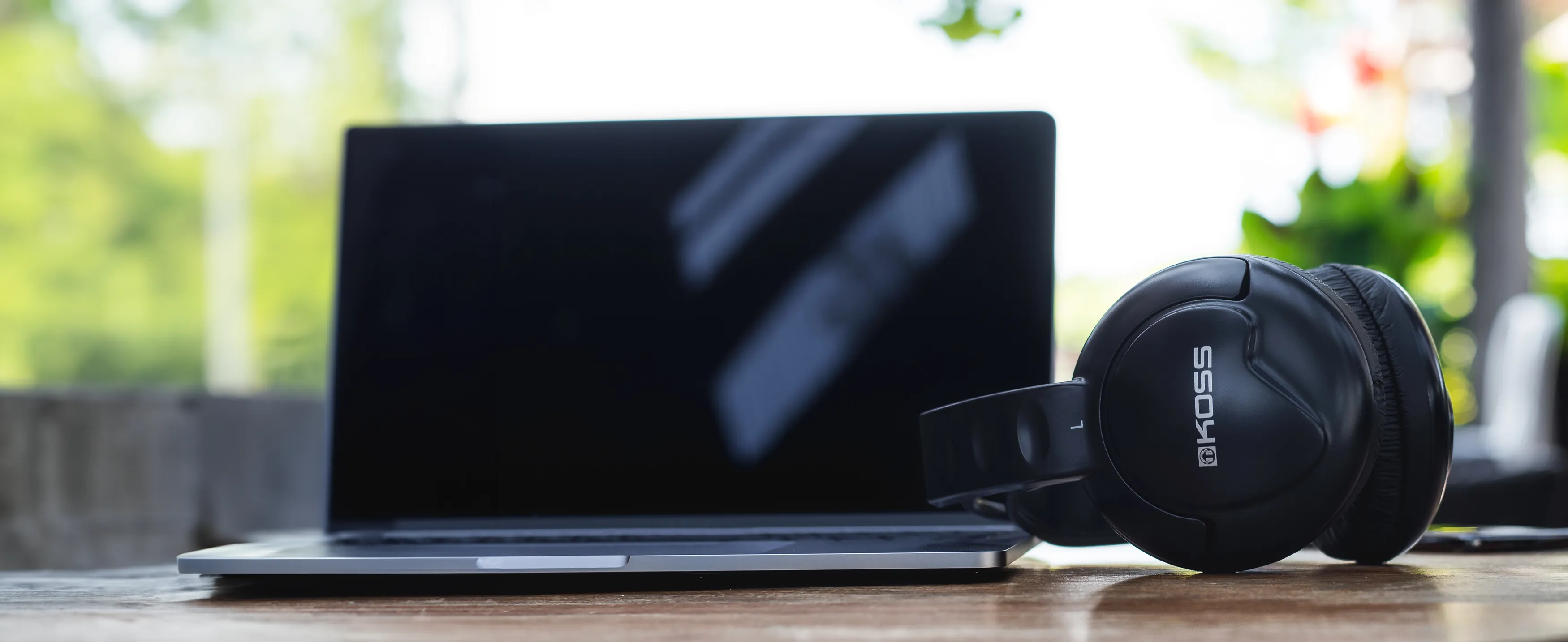 Koss UR20 Over-Ear Headphones Review & Ranking image 7