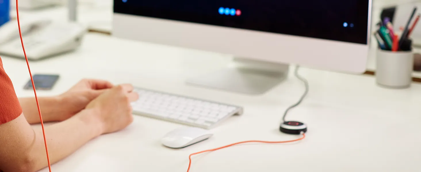 Jabra Evolve 40 Review: Wired UC Headset Ranked image 9