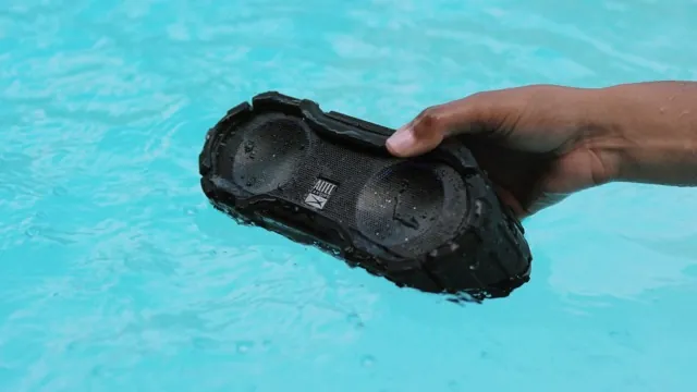 Altec Lansing Mini H2O Review: Waterproof Bluetooth Speaker image 7