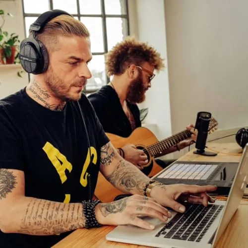 beyerdynamic DT 990 PRO Review: Open-Back Studio Headphones image 2