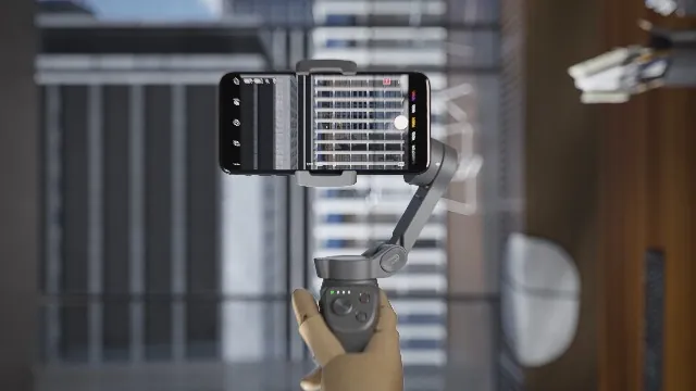 DJI Osmo Mobile 3 Combo Review: Smartphone Gimbal Ranked image 7